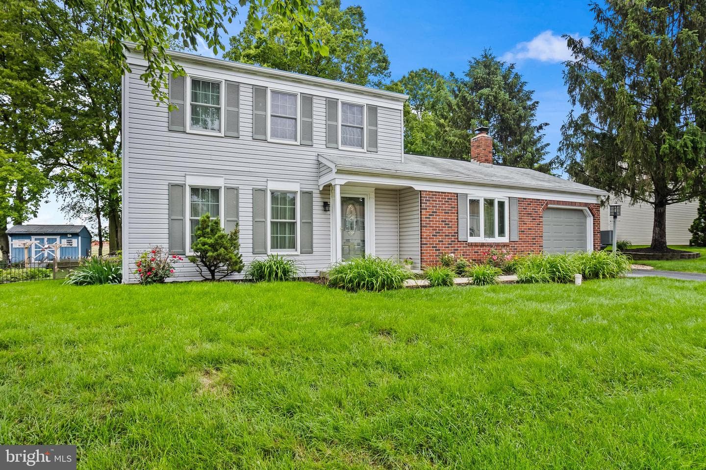 33 Rosewood Lane photo 2