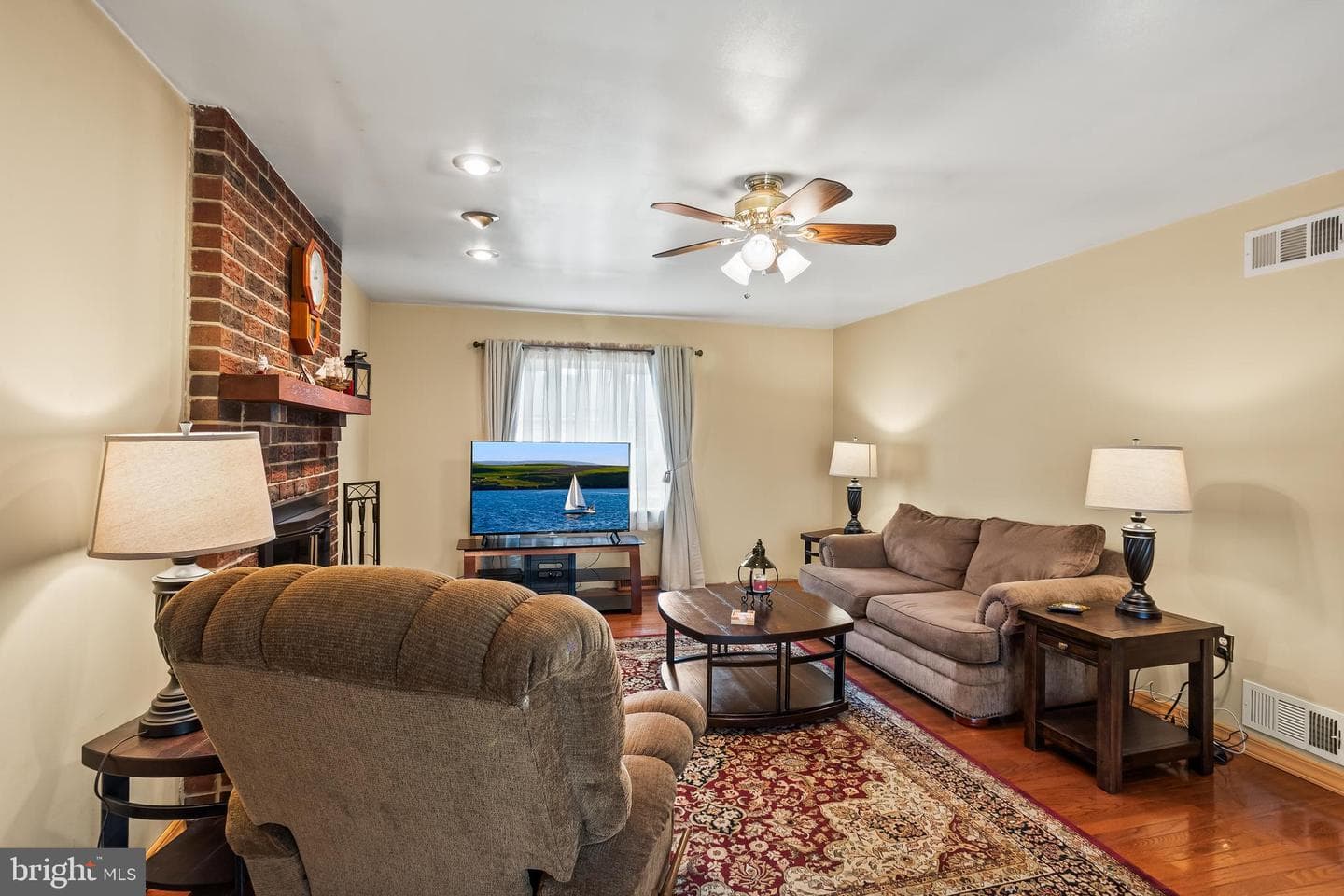 33 Rosewood Lane photo 6