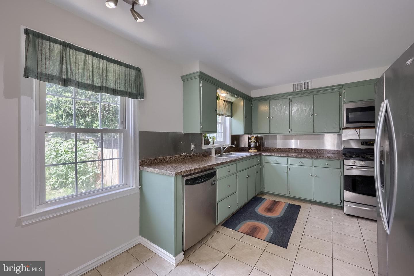 110 Nassau Road photo 12