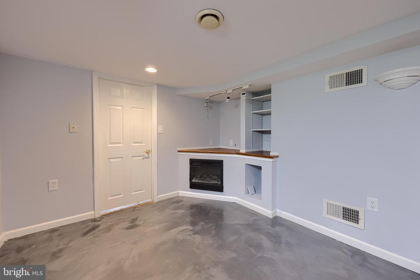 110 Nassau Road photo 21