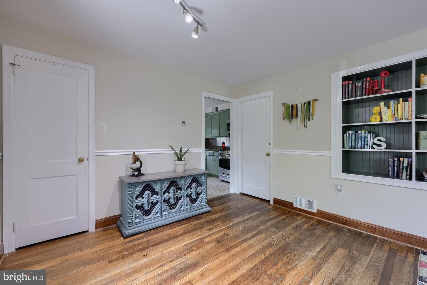 110 Nassau Road photo 7