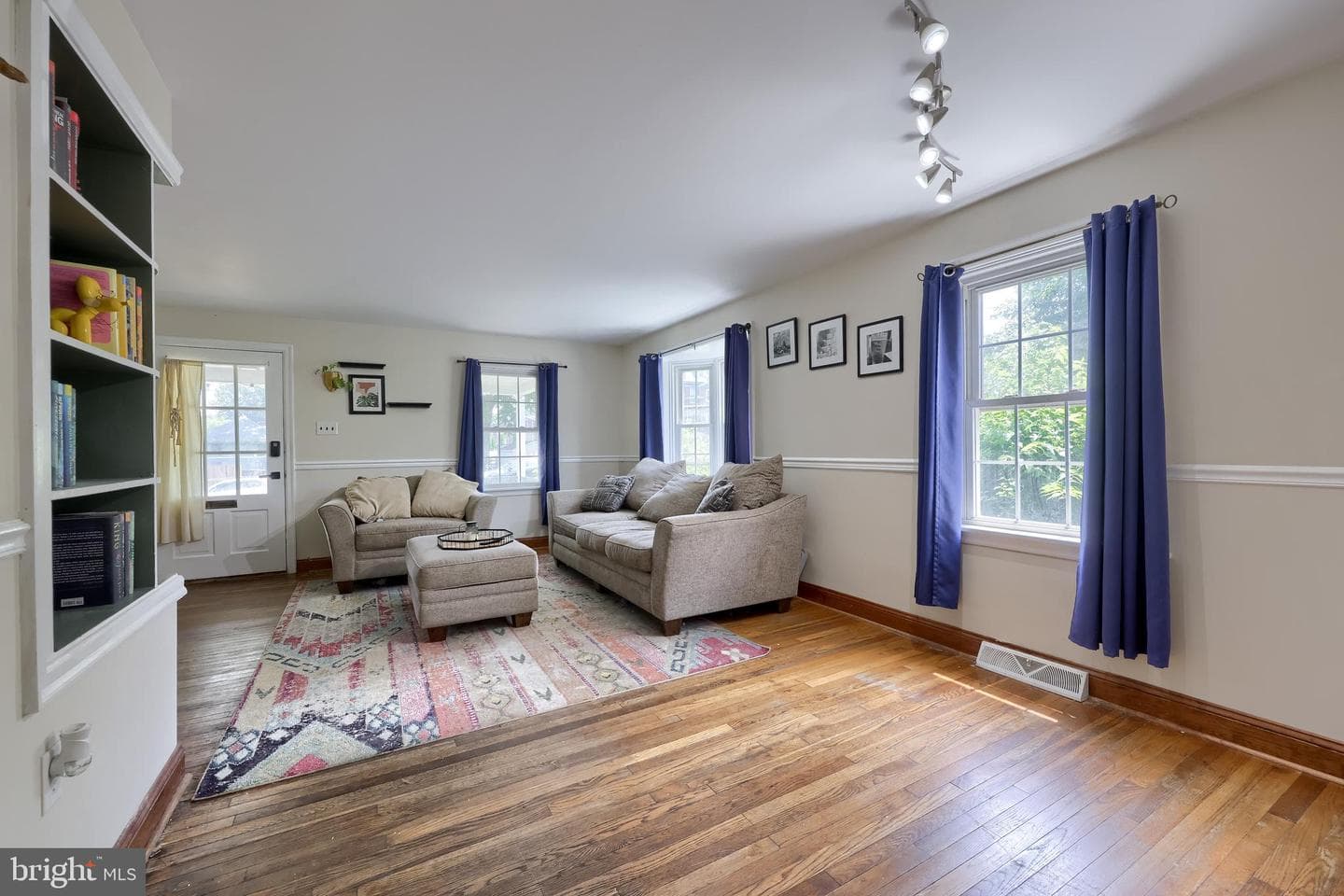110 Nassau Road photo 8