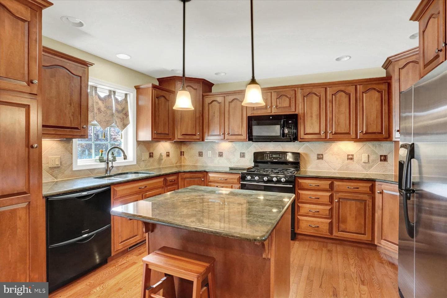 1316 Willow Creek Drive photo 9