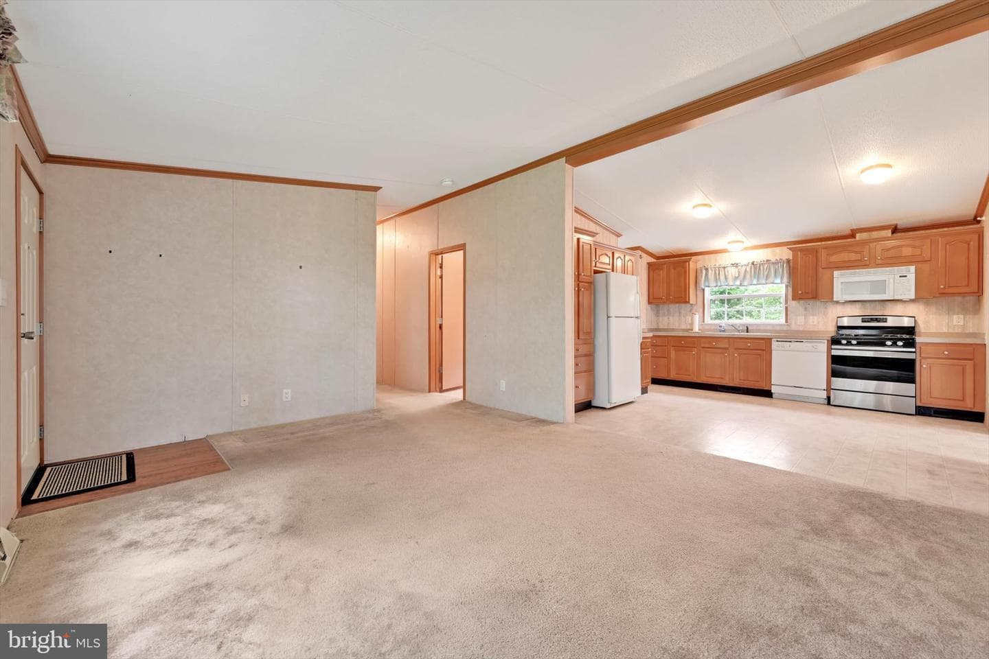 1130 Dogwood Drive photo 3