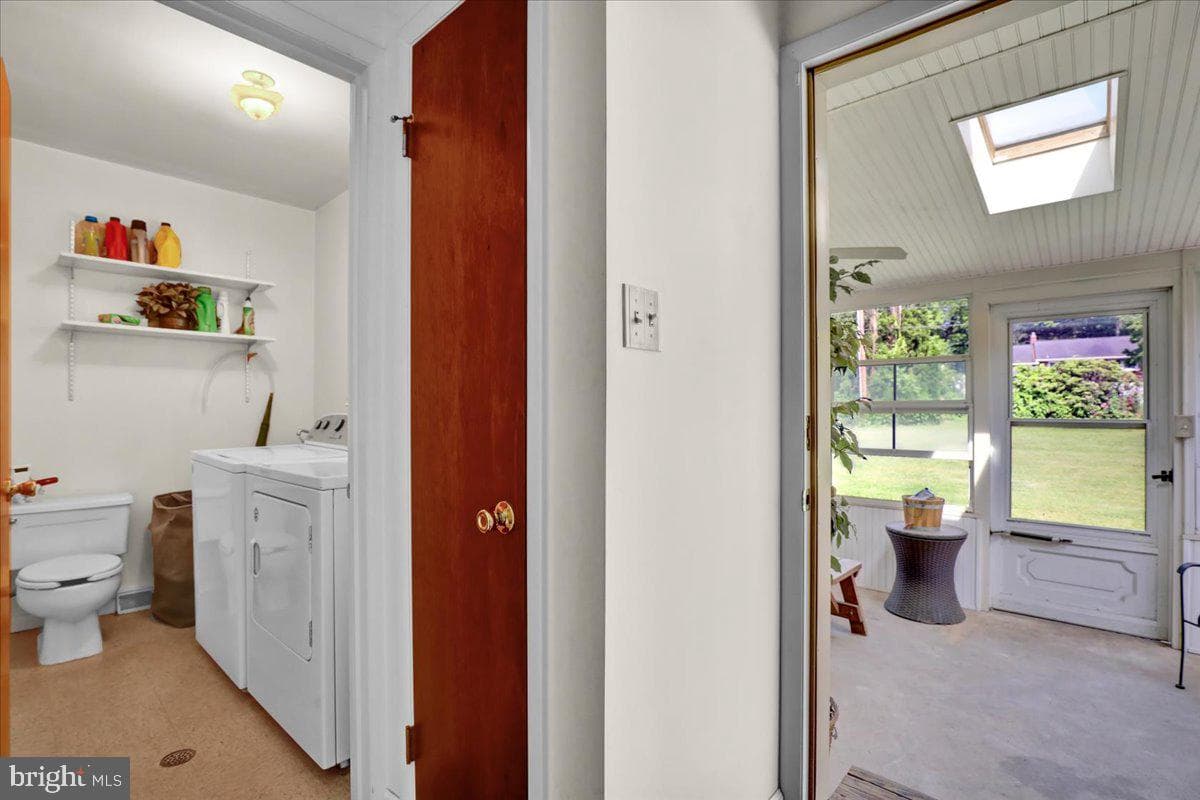77 Garden City Drive photo 19