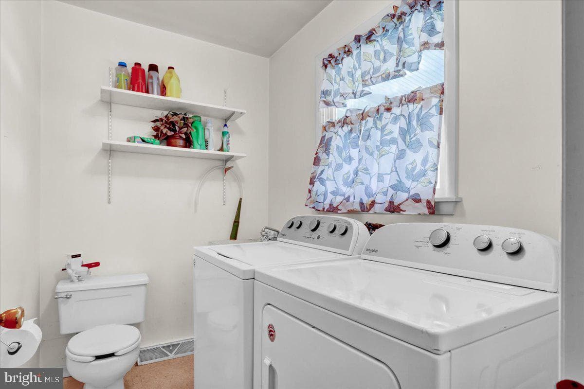 77 Garden City Drive photo 20