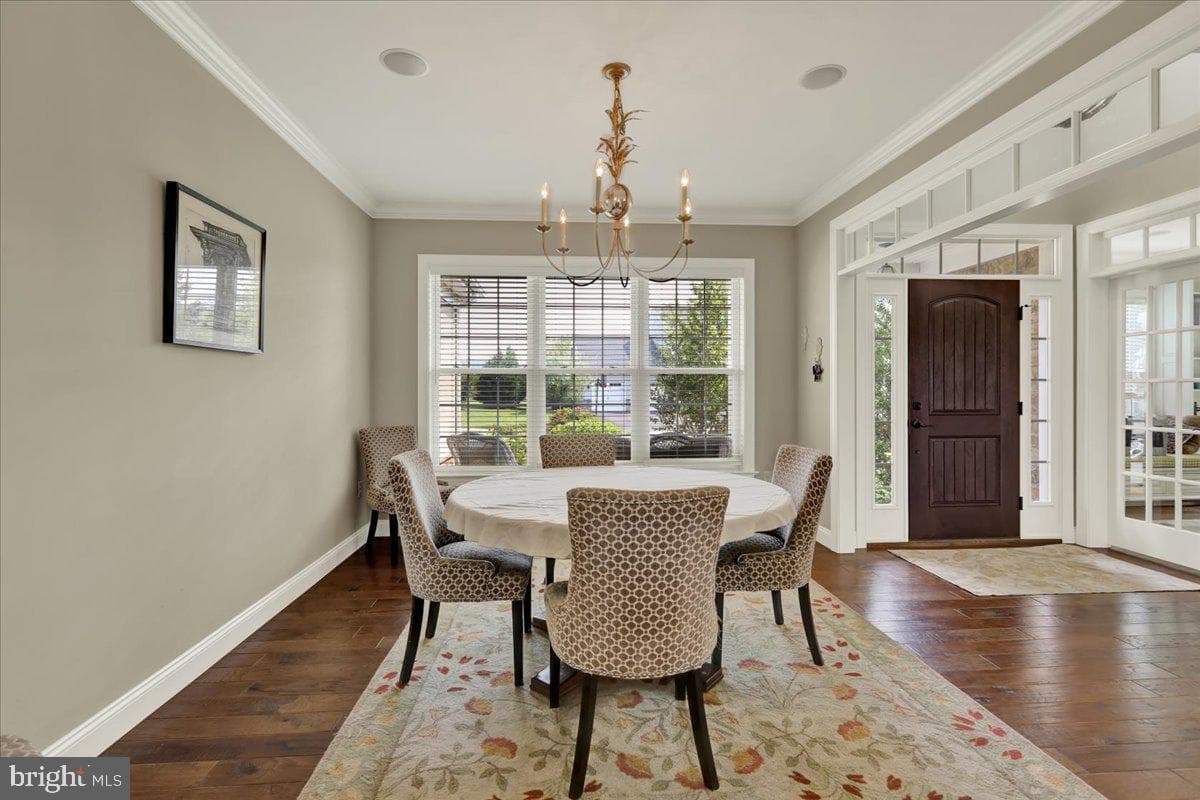 464 Greenhedge Drive photo 4