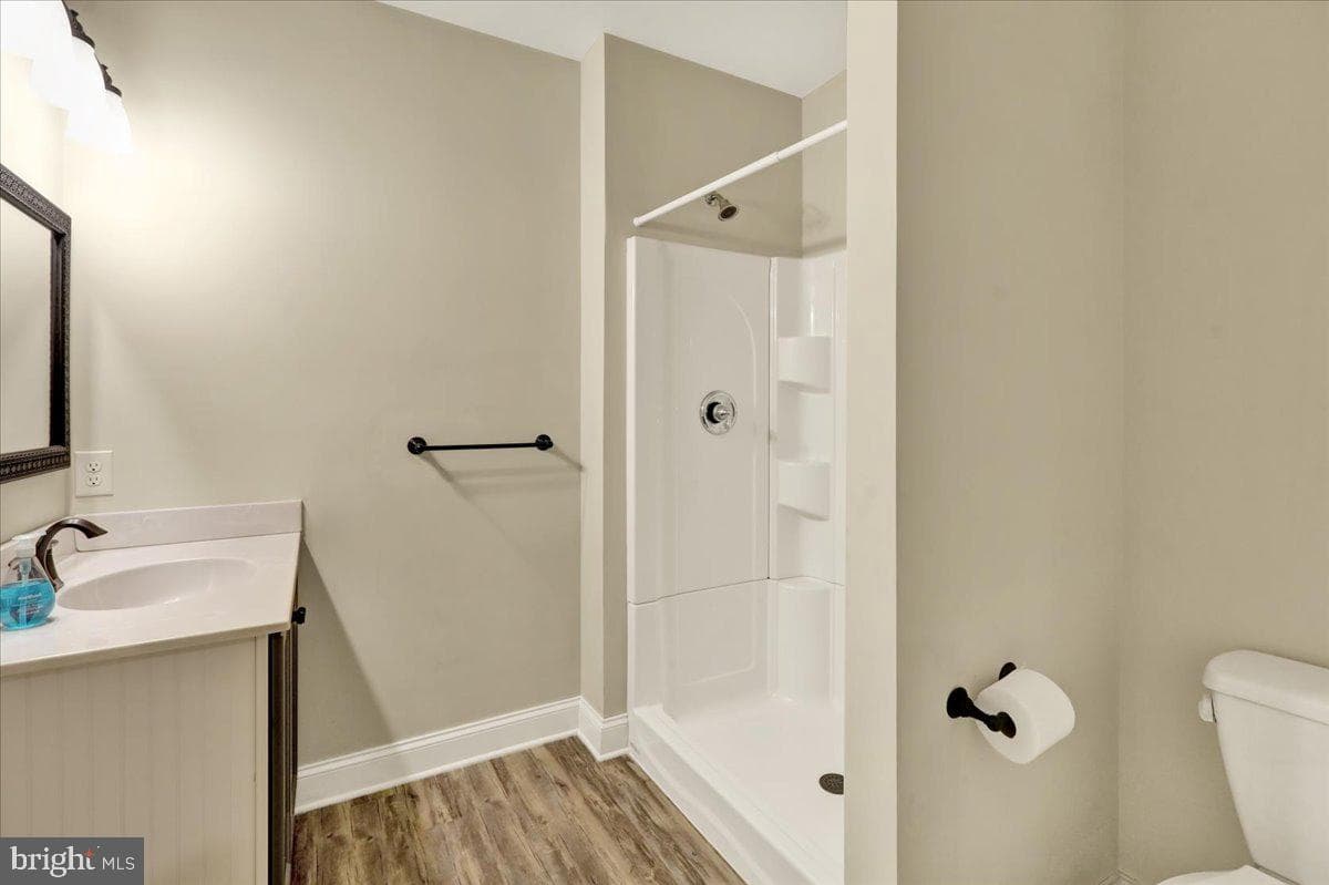 464 Greenhedge Drive photo 51