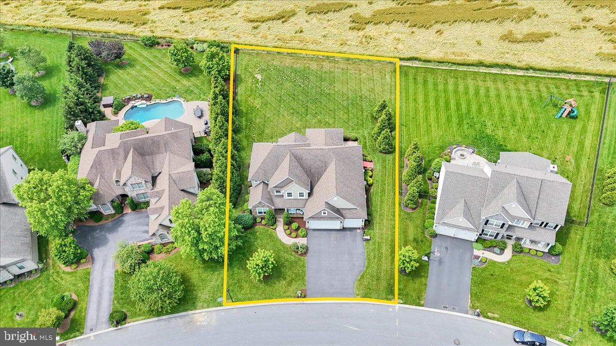 464 Greenhedge Drive photo 56
