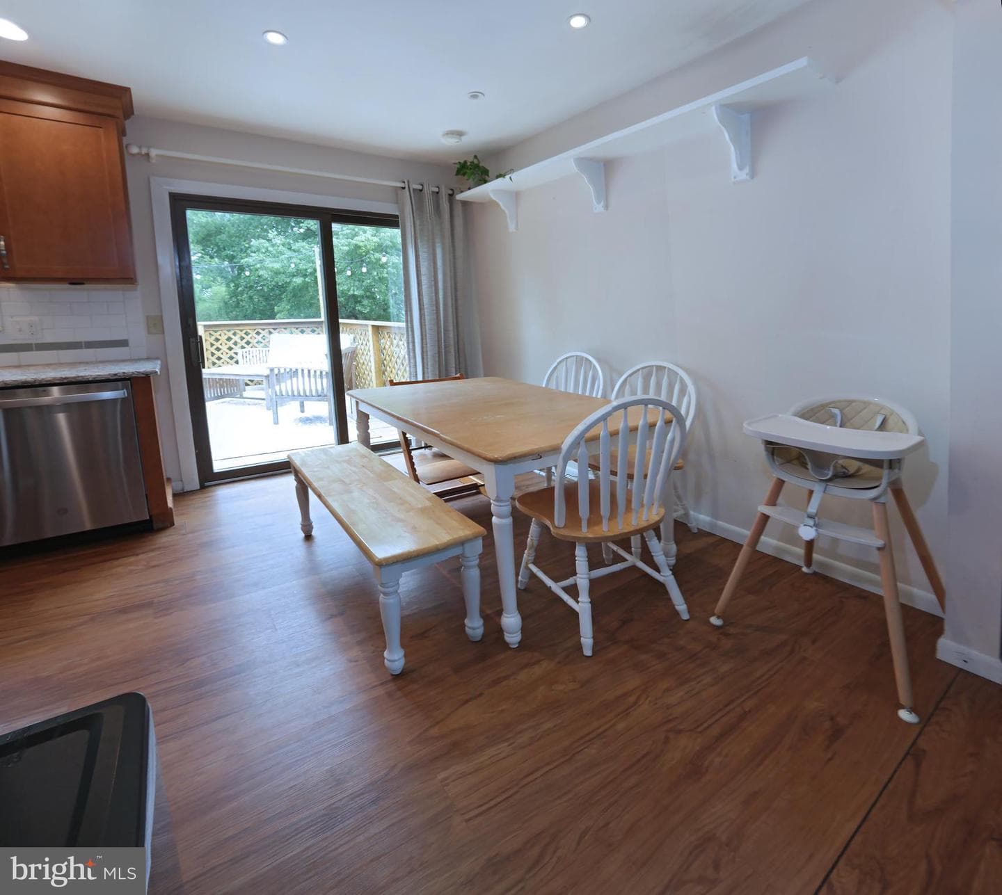 3824 Hillcrest Drive photo 10