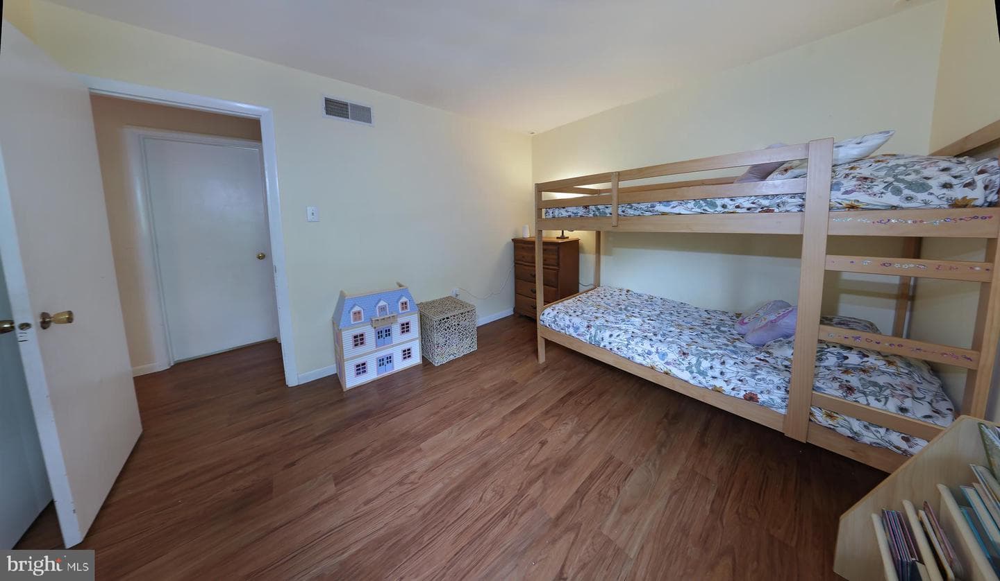 3824 Hillcrest Drive photo 22