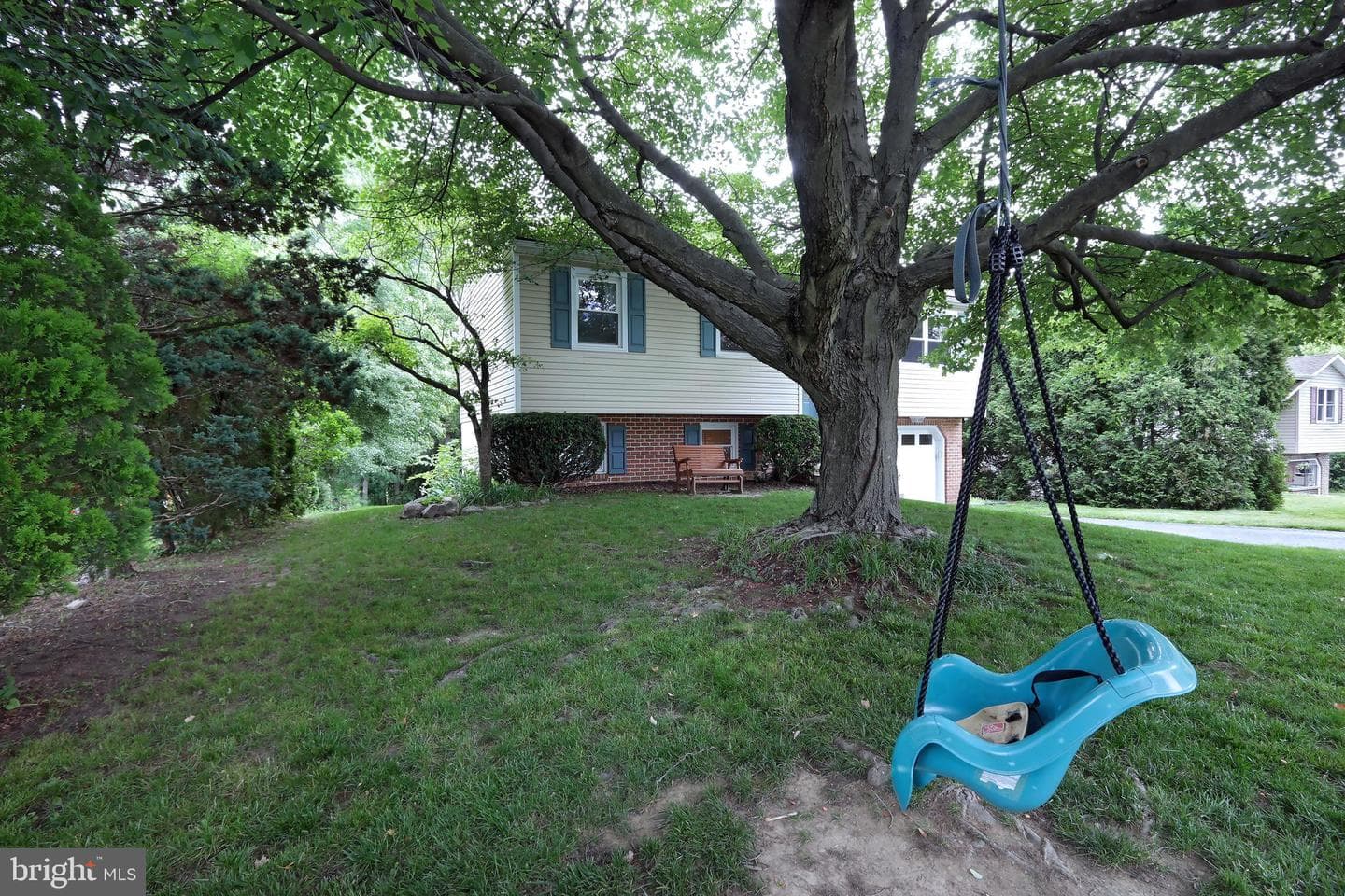 3824 Hillcrest Drive photo 5