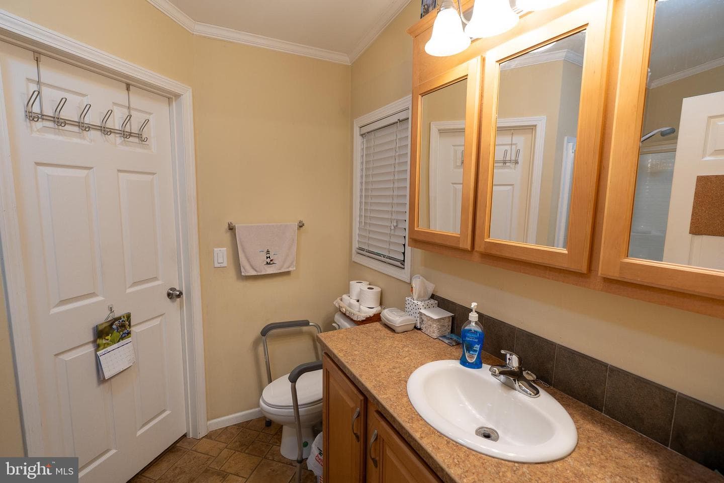 688 Hopeland Road photo 17