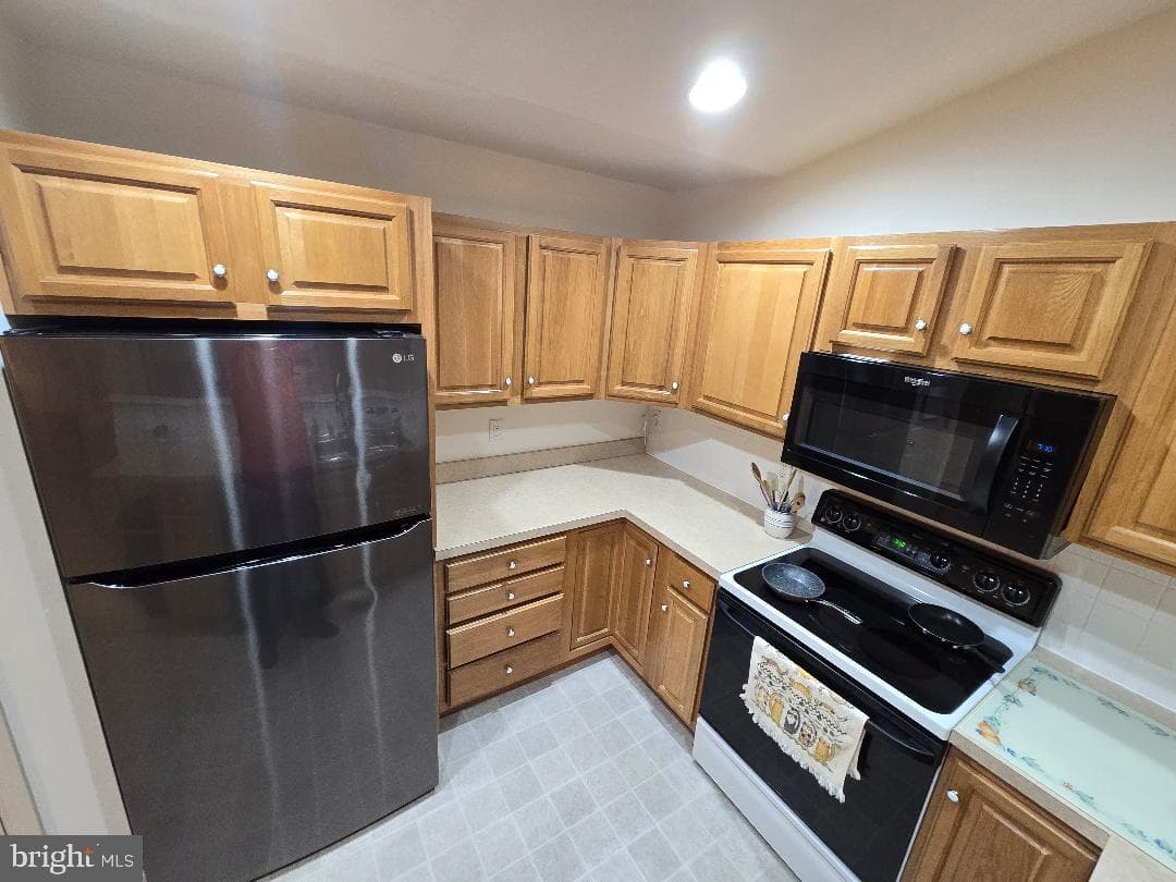 2162 Weeping Willow Lane photo 11