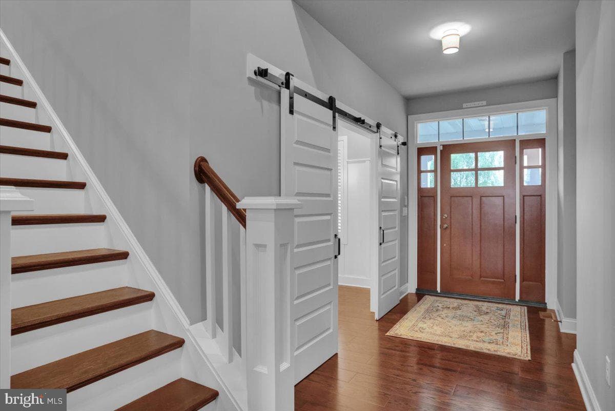 641 Skyler Drive photo 4