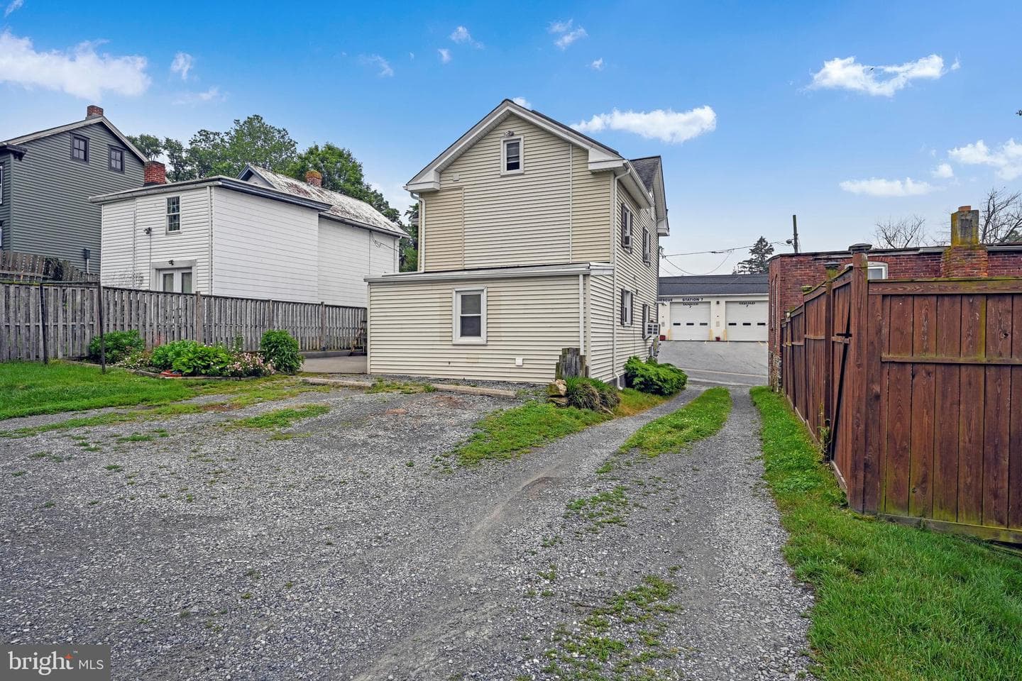 12 Charlestown Road photo 28