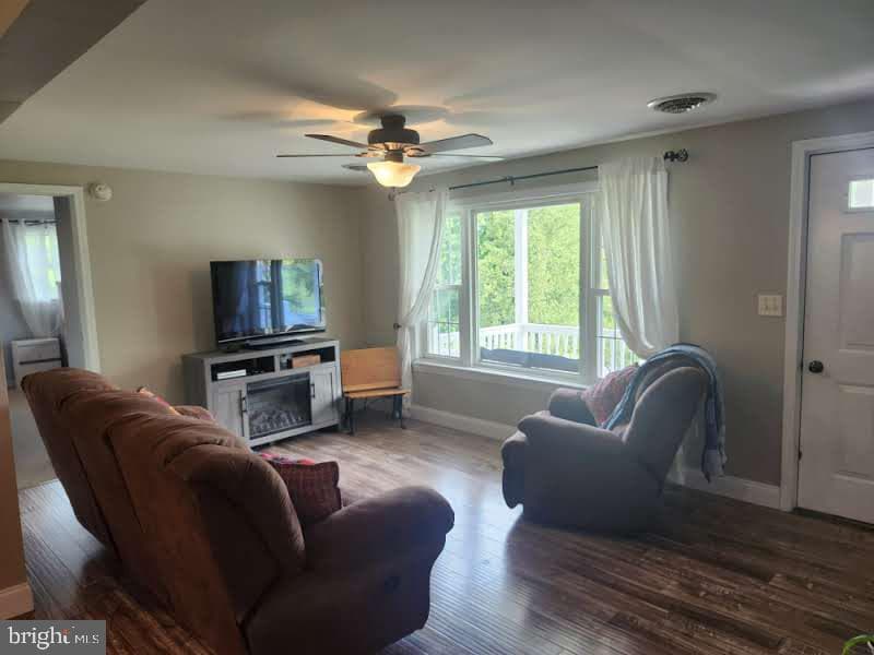 318 Long Lane photo 9