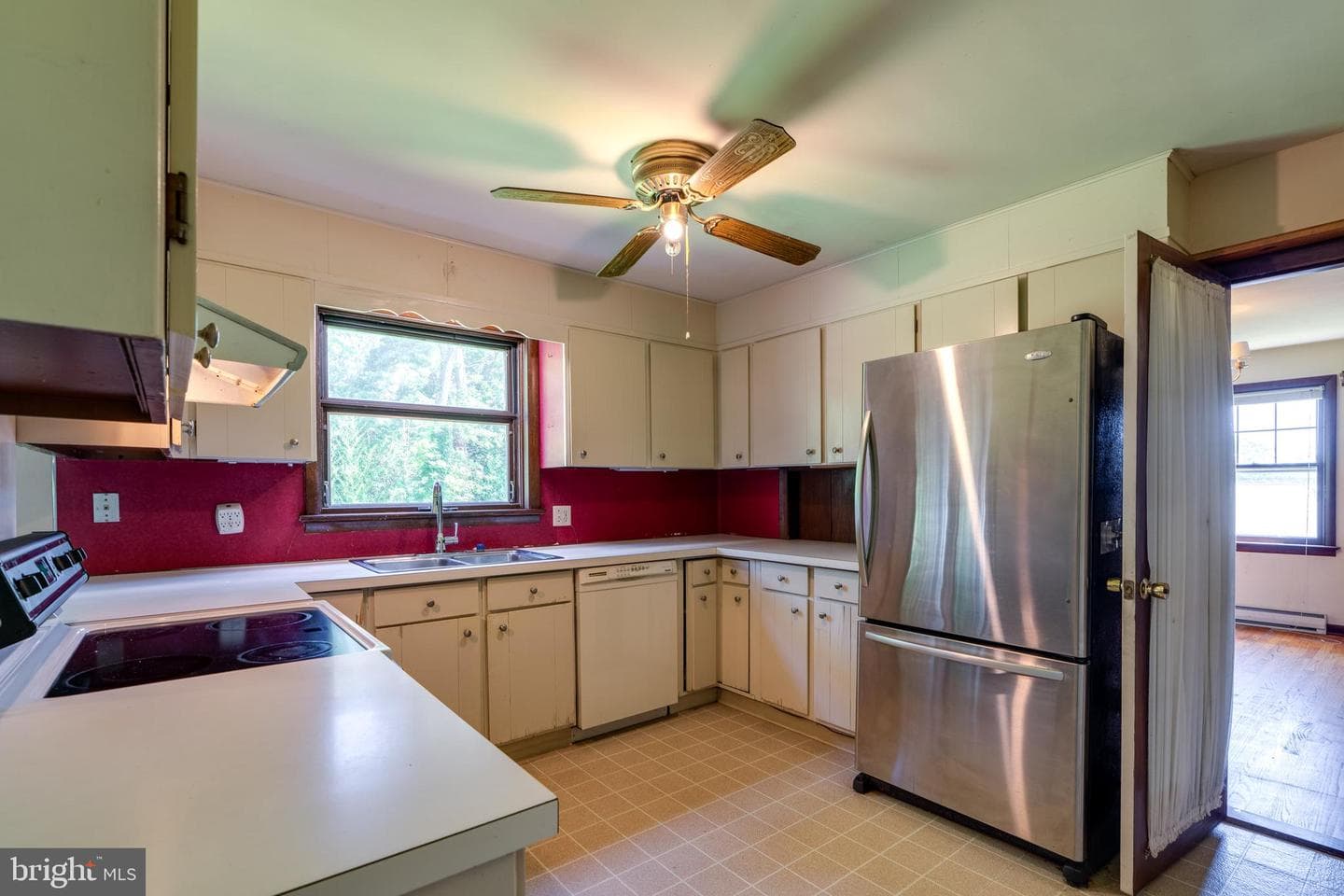 129 E Charlotte Street photo 11