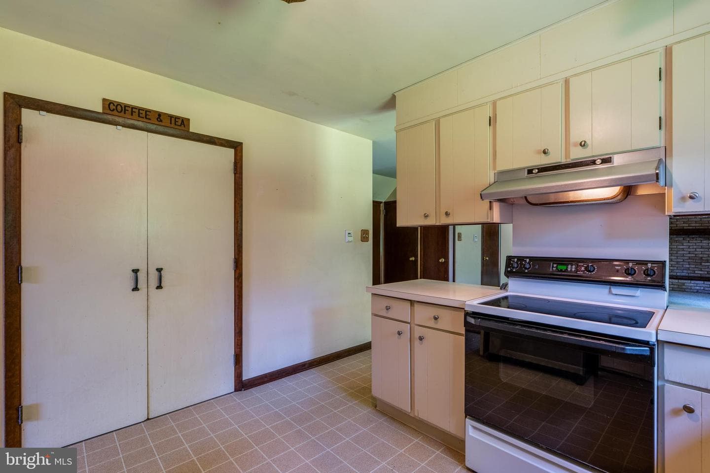 129 E Charlotte Street photo 13