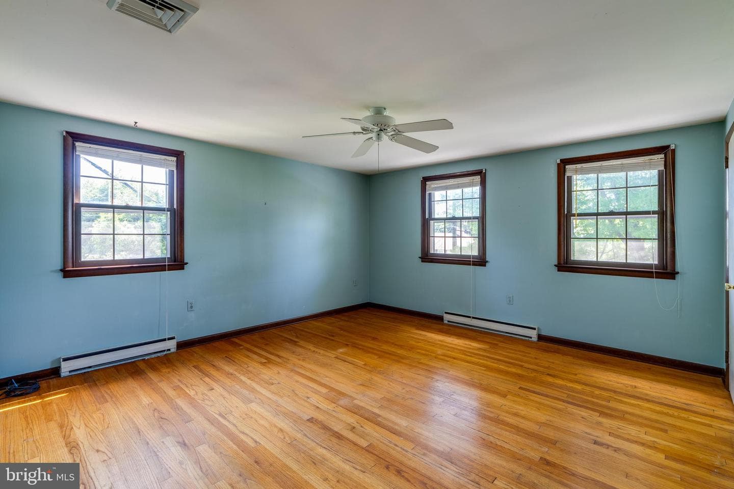 129 E Charlotte Street photo 20