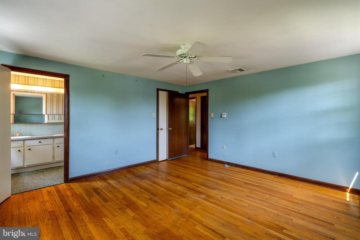129 E Charlotte Street photo 21