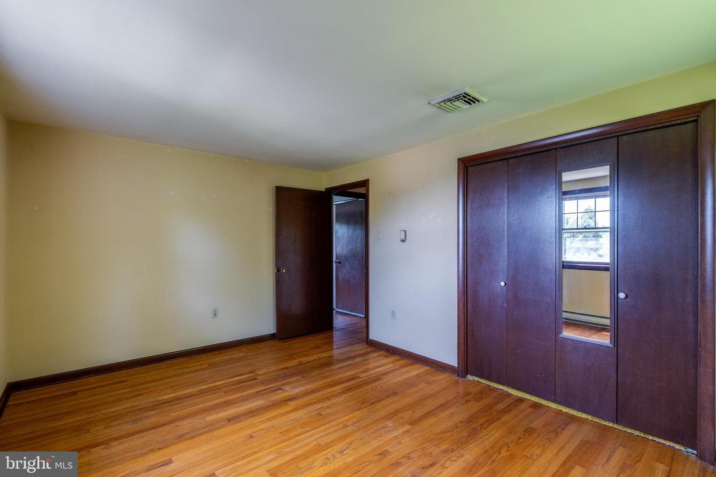 129 E Charlotte Street photo 27