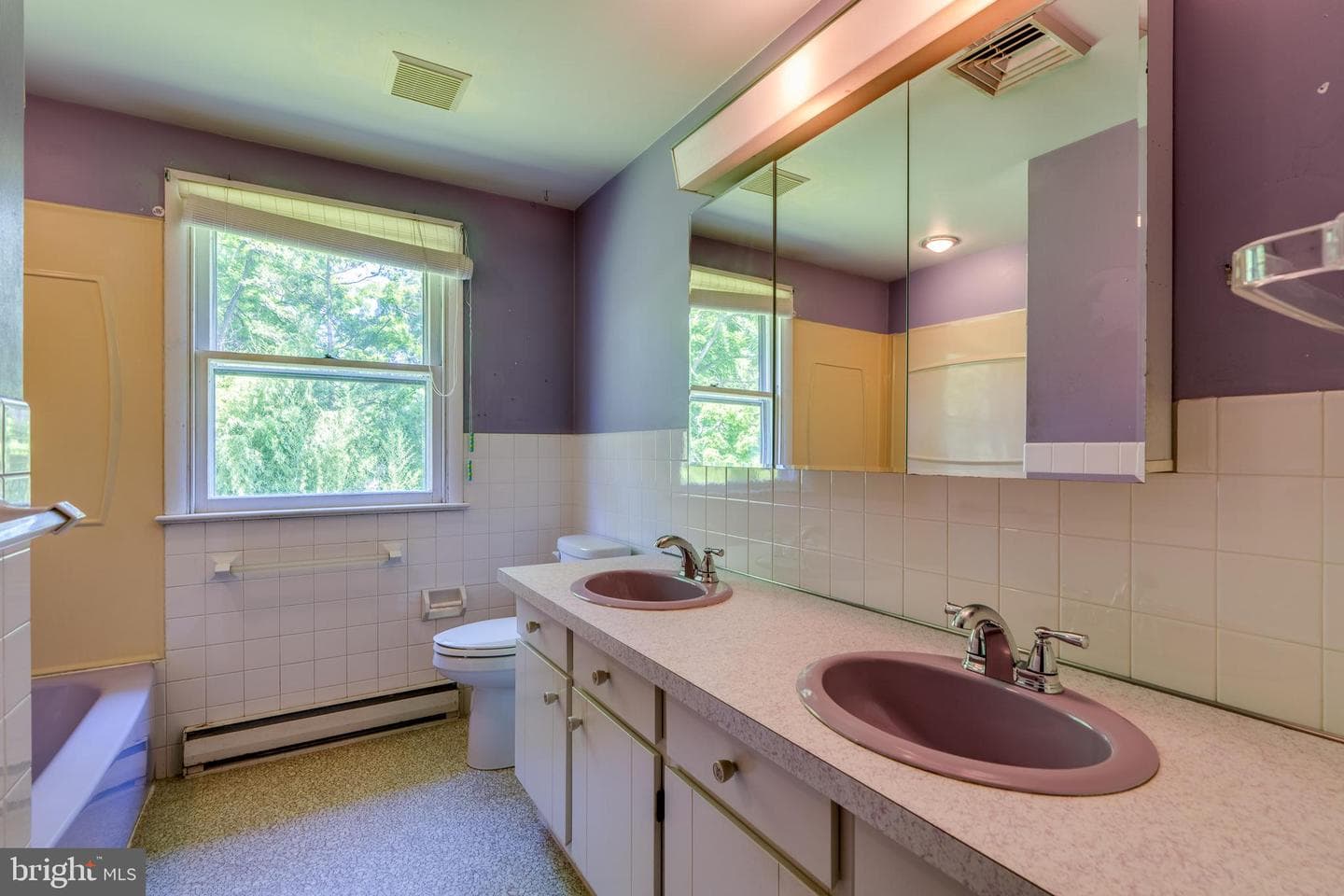 129 E Charlotte Street photo 33