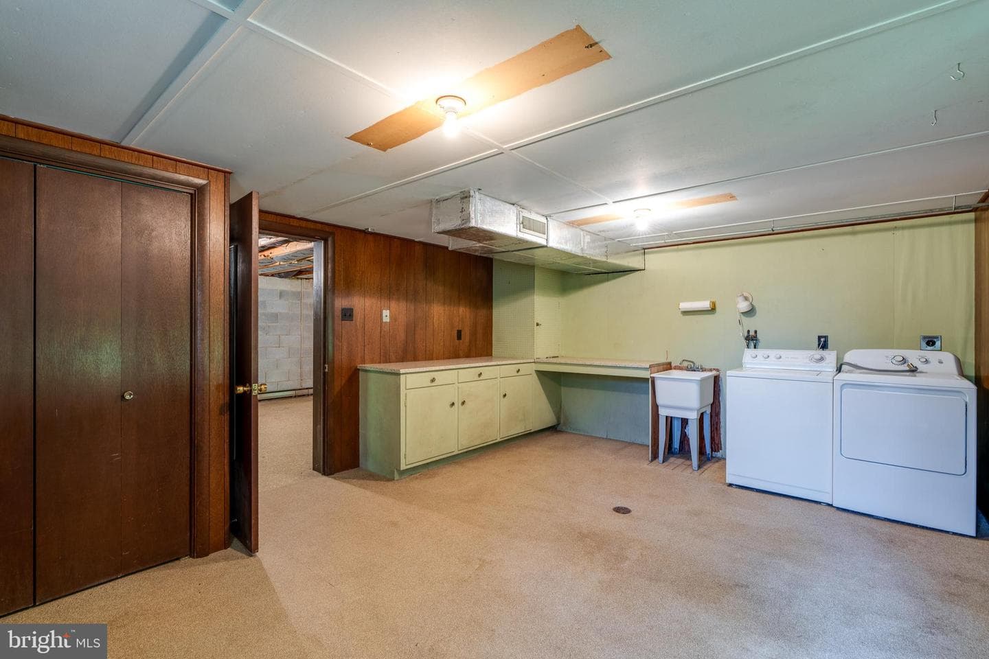 129 E Charlotte Street photo 39