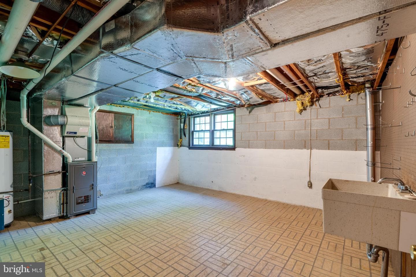 129 E Charlotte Street photo 41