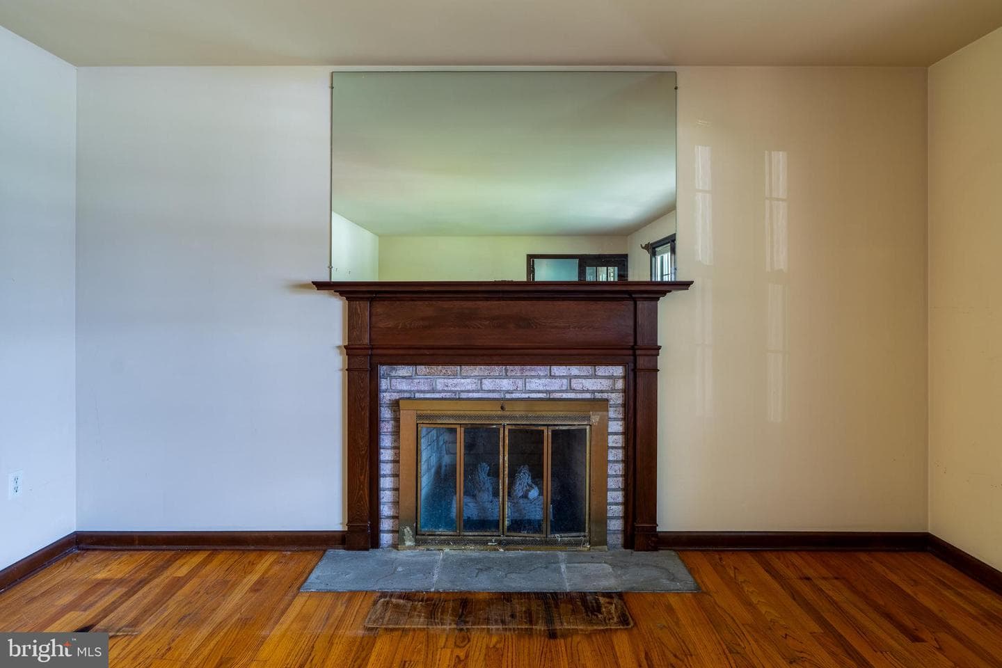 129 E Charlotte Street photo 8