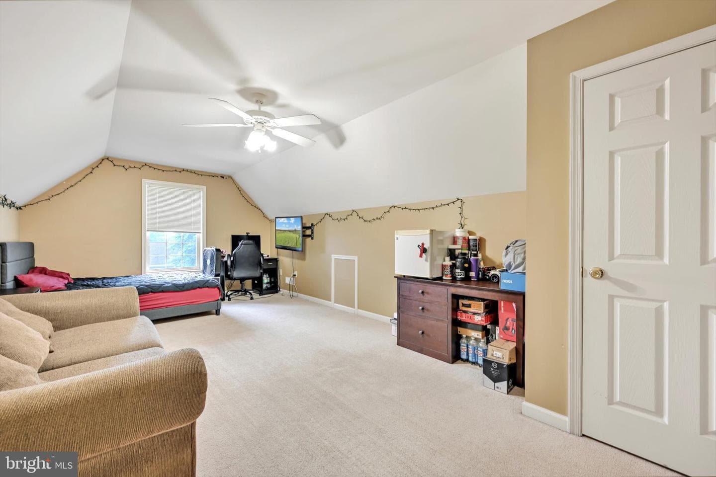 88 Ridge Avenue photo 25
