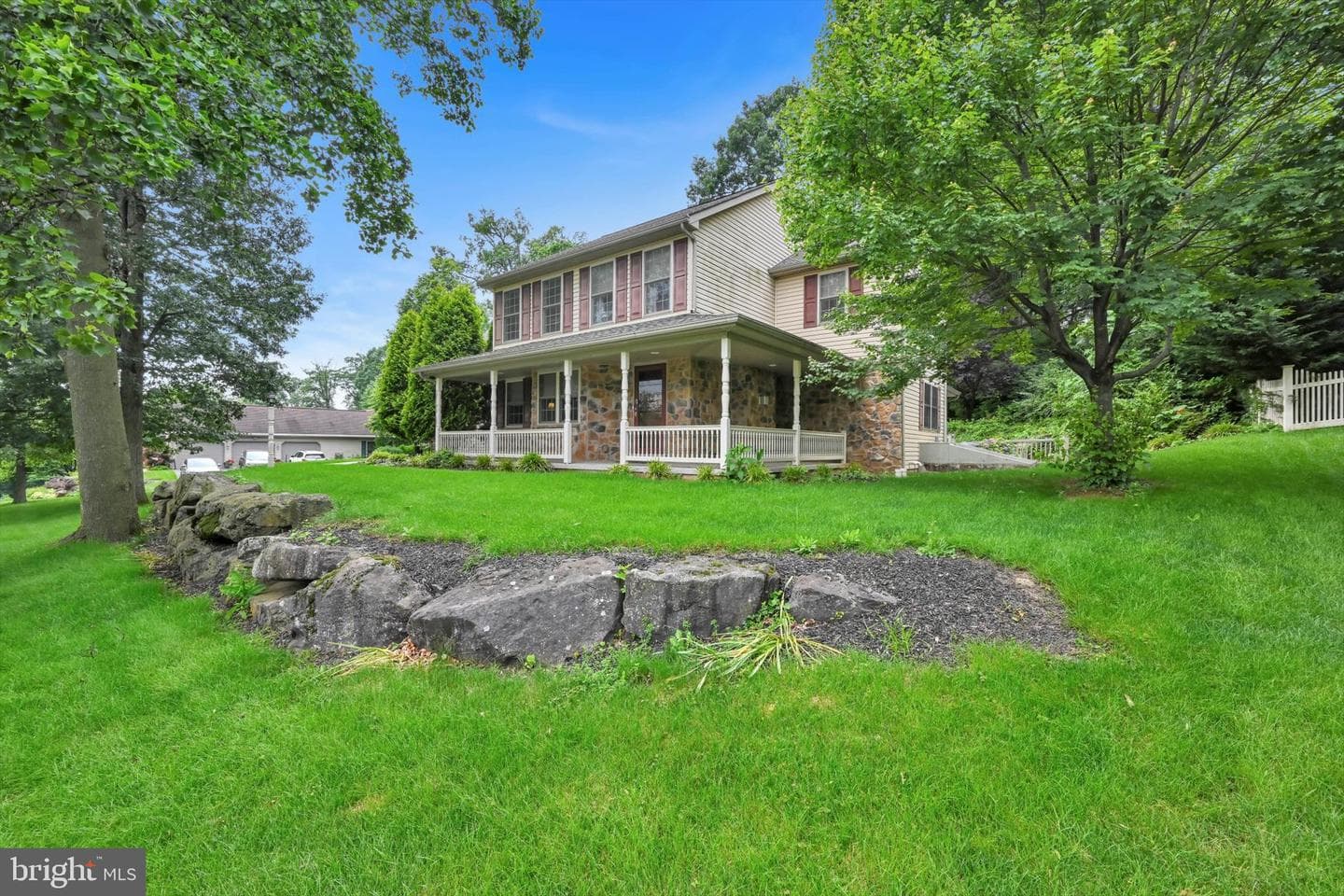88 Ridge Avenue photo 3