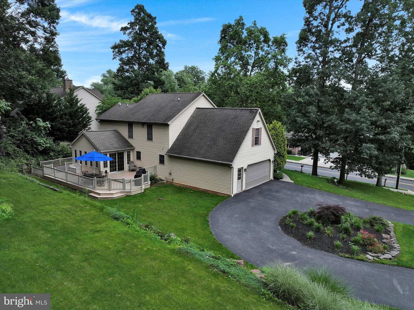 88 Ridge Avenue photo 39