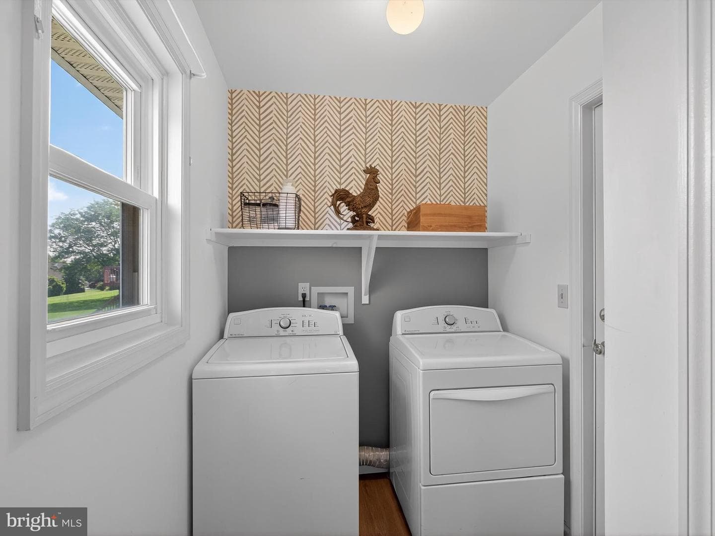 27 Diane Avenue photo 13