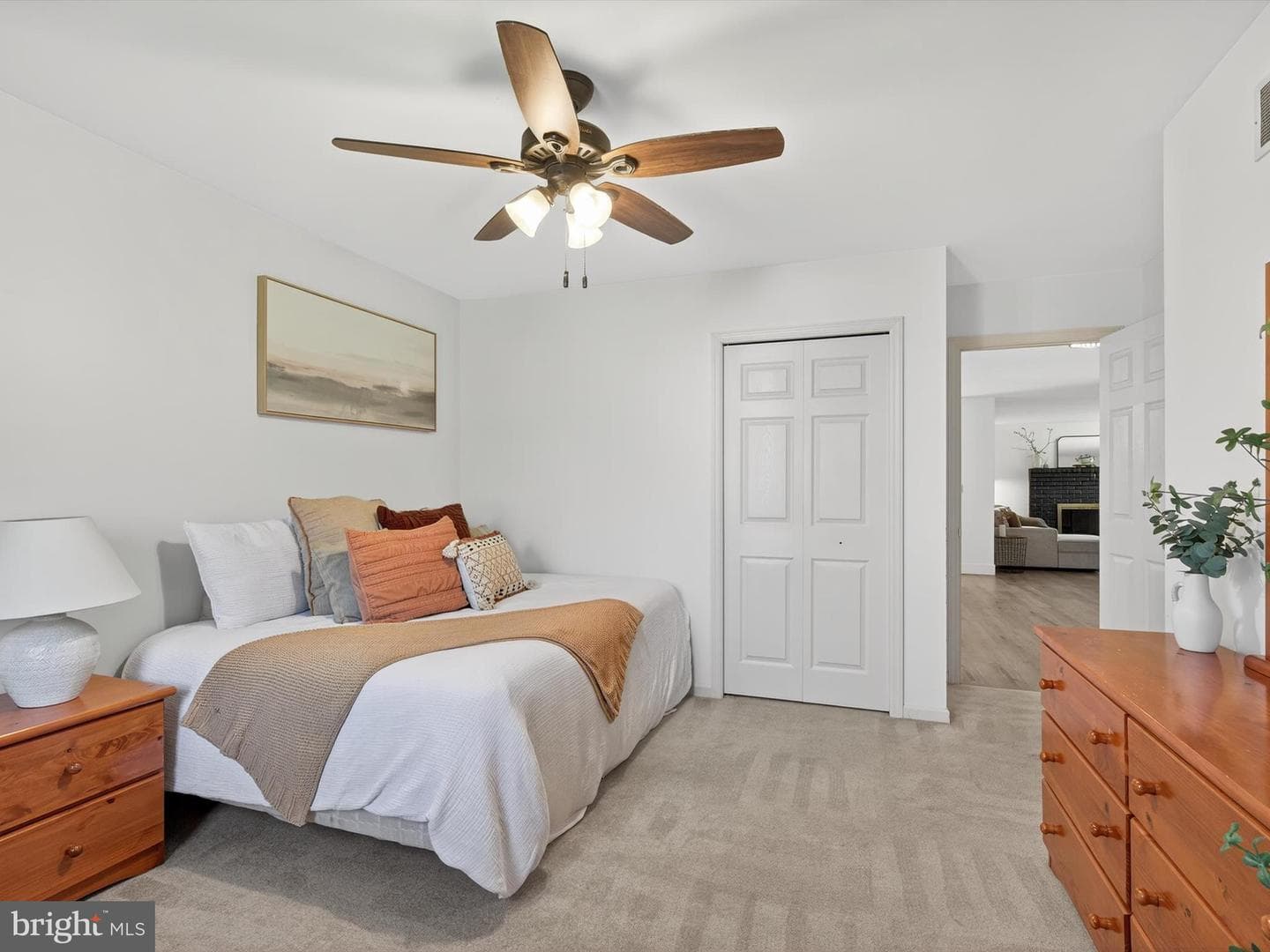27 Diane Avenue photo 16