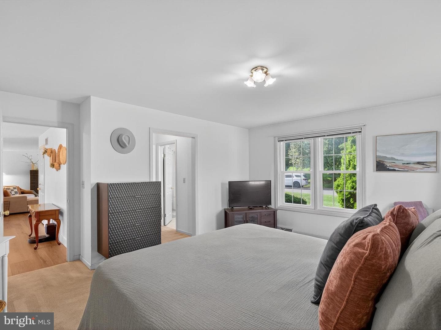 27 Diane Avenue photo 18