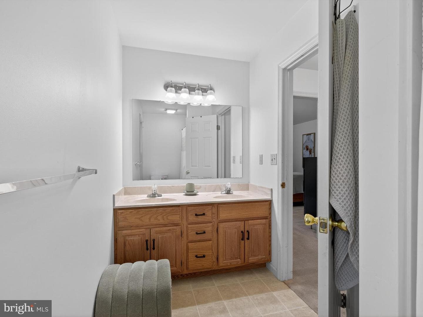 27 Diane Avenue photo 21