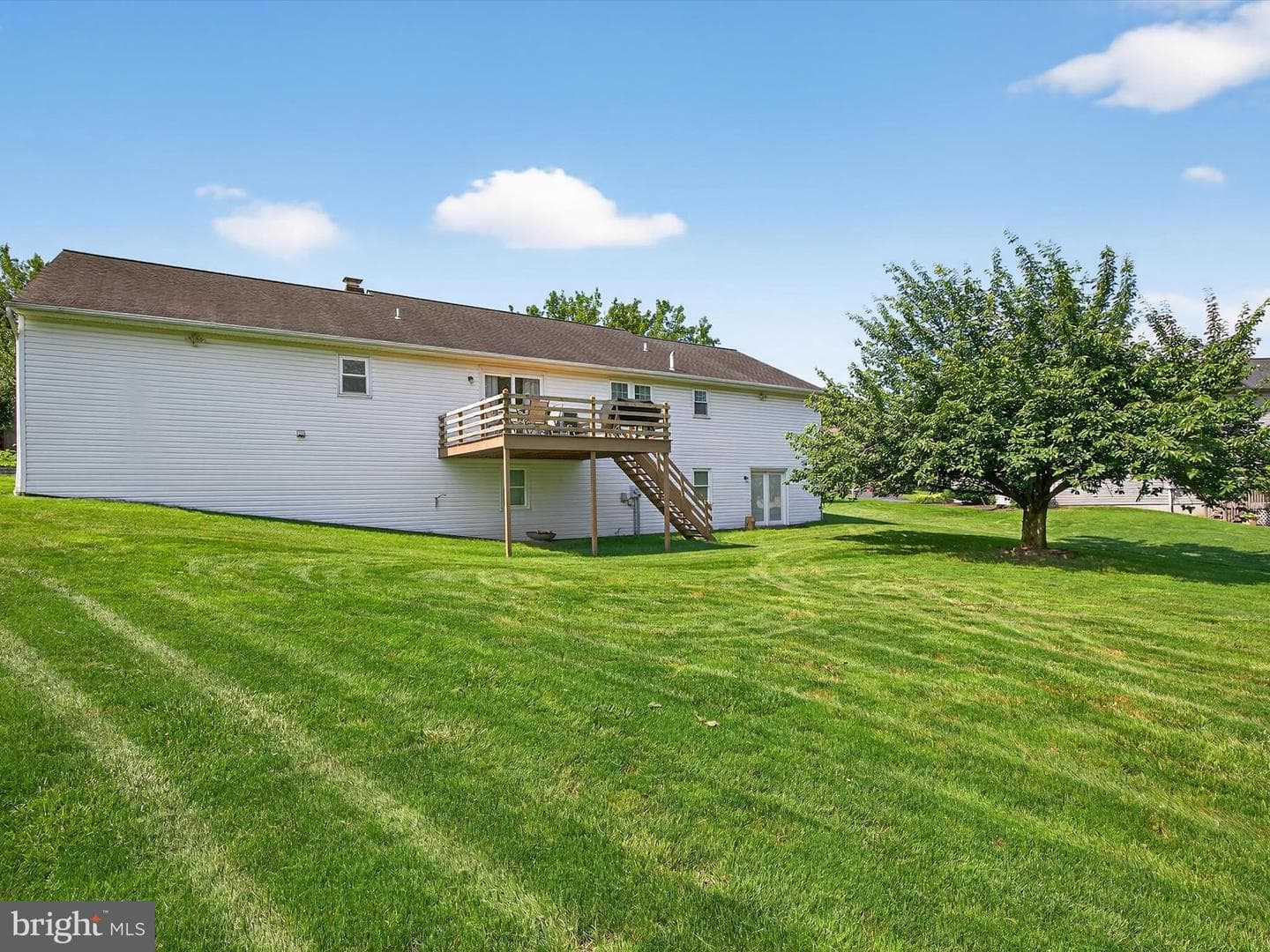 27 Diane Avenue photo 26