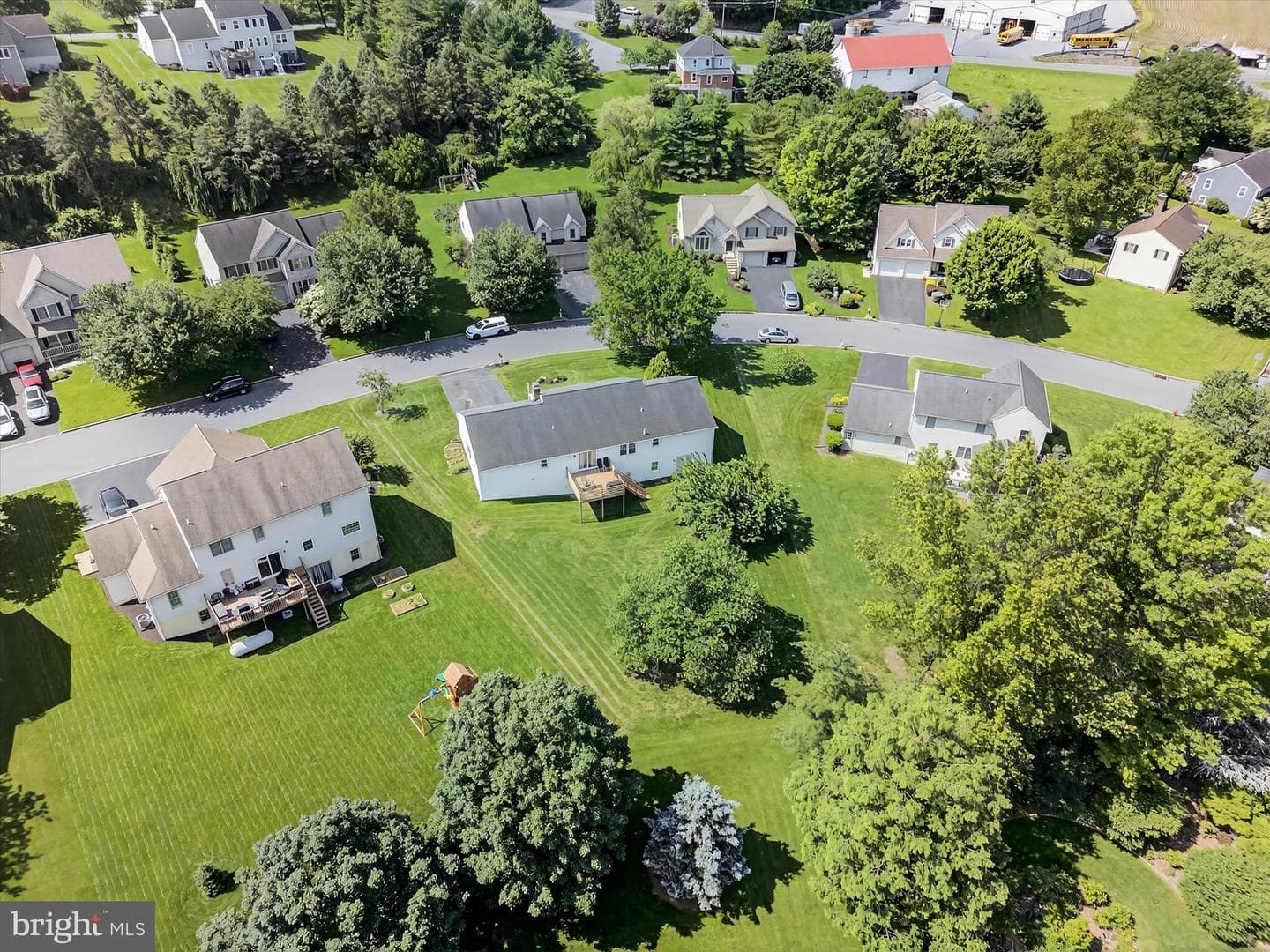 27 Diane Avenue photo 28
