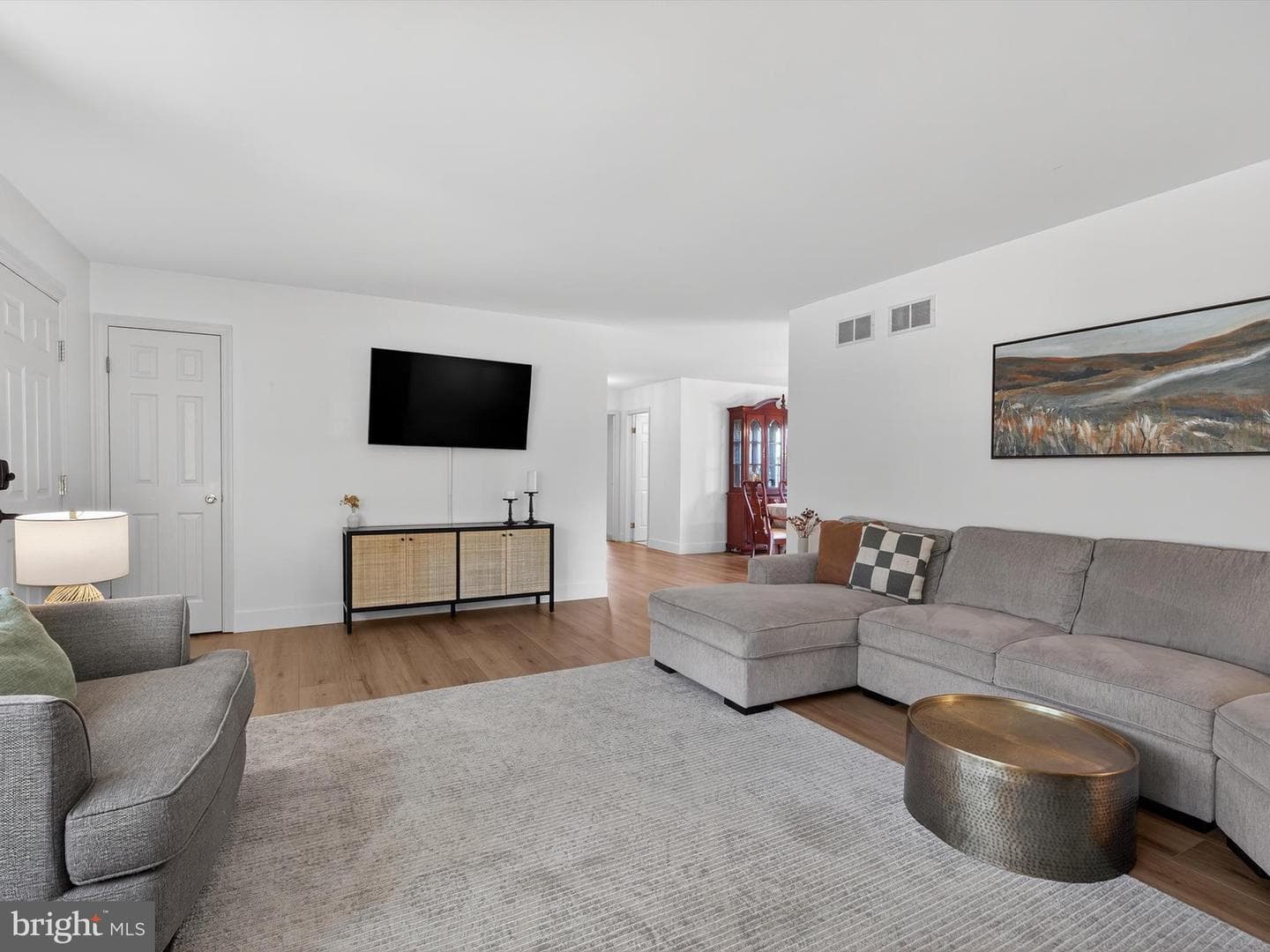 27 Diane Avenue photo 5