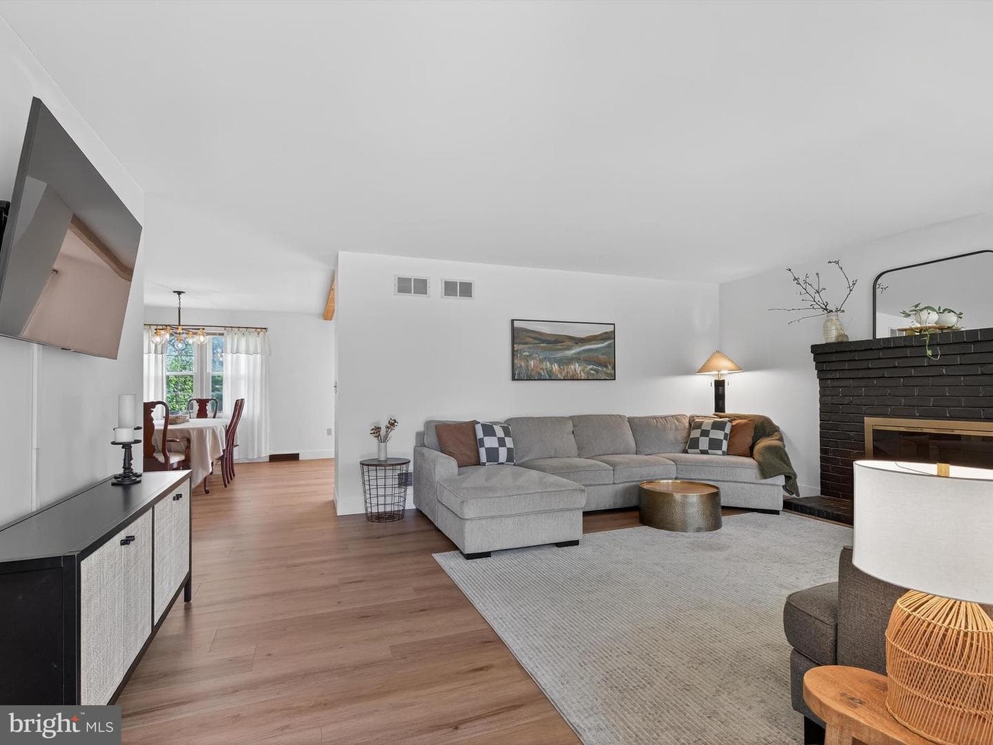 27 Diane Avenue photo 6