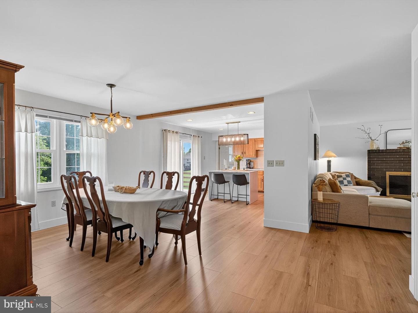 27 Diane Avenue photo 8