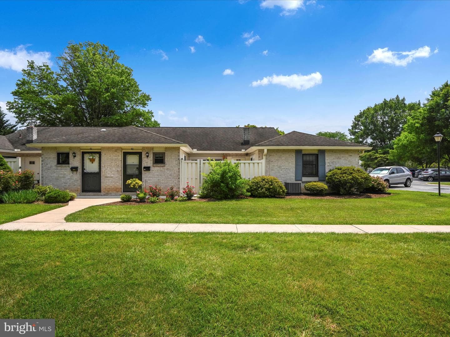 50 Valleybrook Drive photo 2