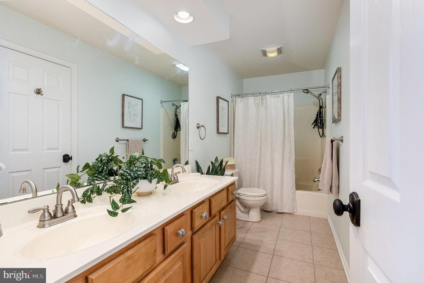 317 Cobblers Court photo 20