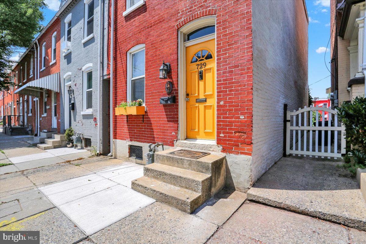 729 E Chestnut Street photo 1