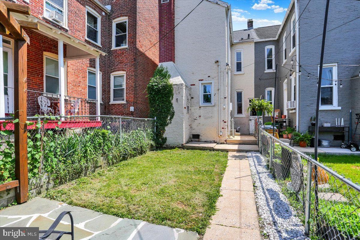 729 E Chestnut Street photo 6
