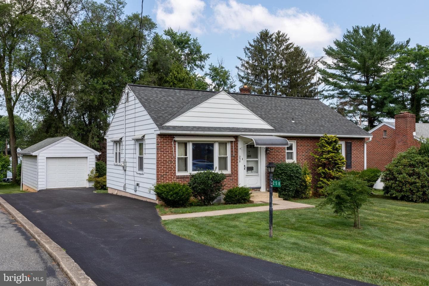 258 Redwood Drive photo 2
