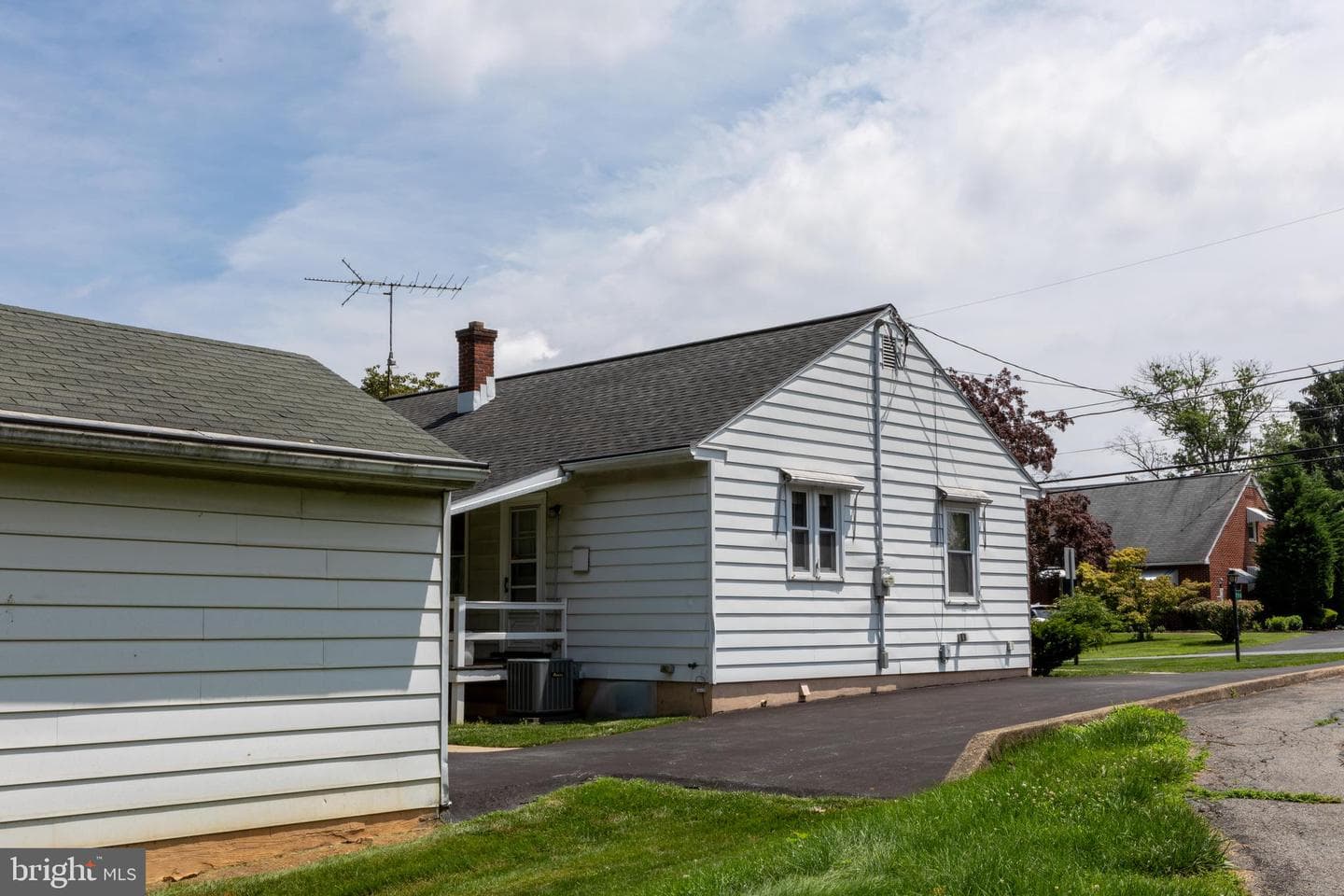 258 Redwood Drive photo 4