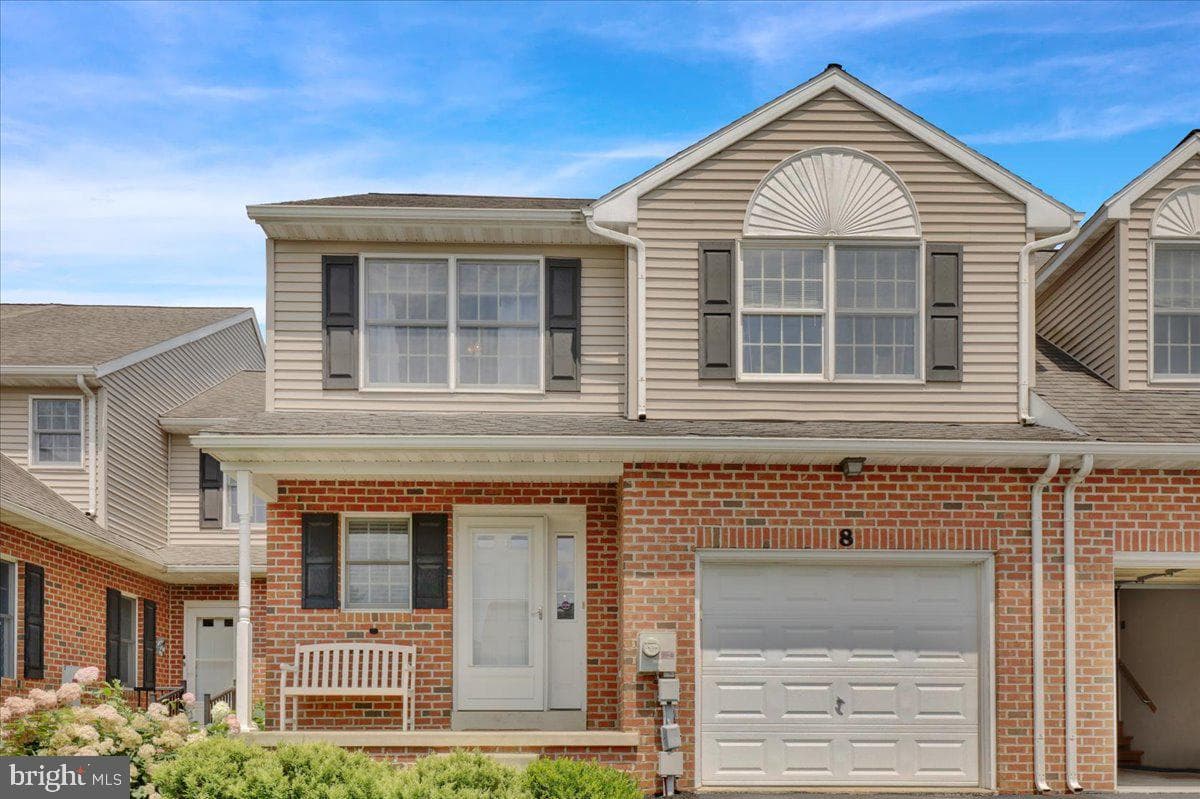 8 Spring Hill Lane photo 1