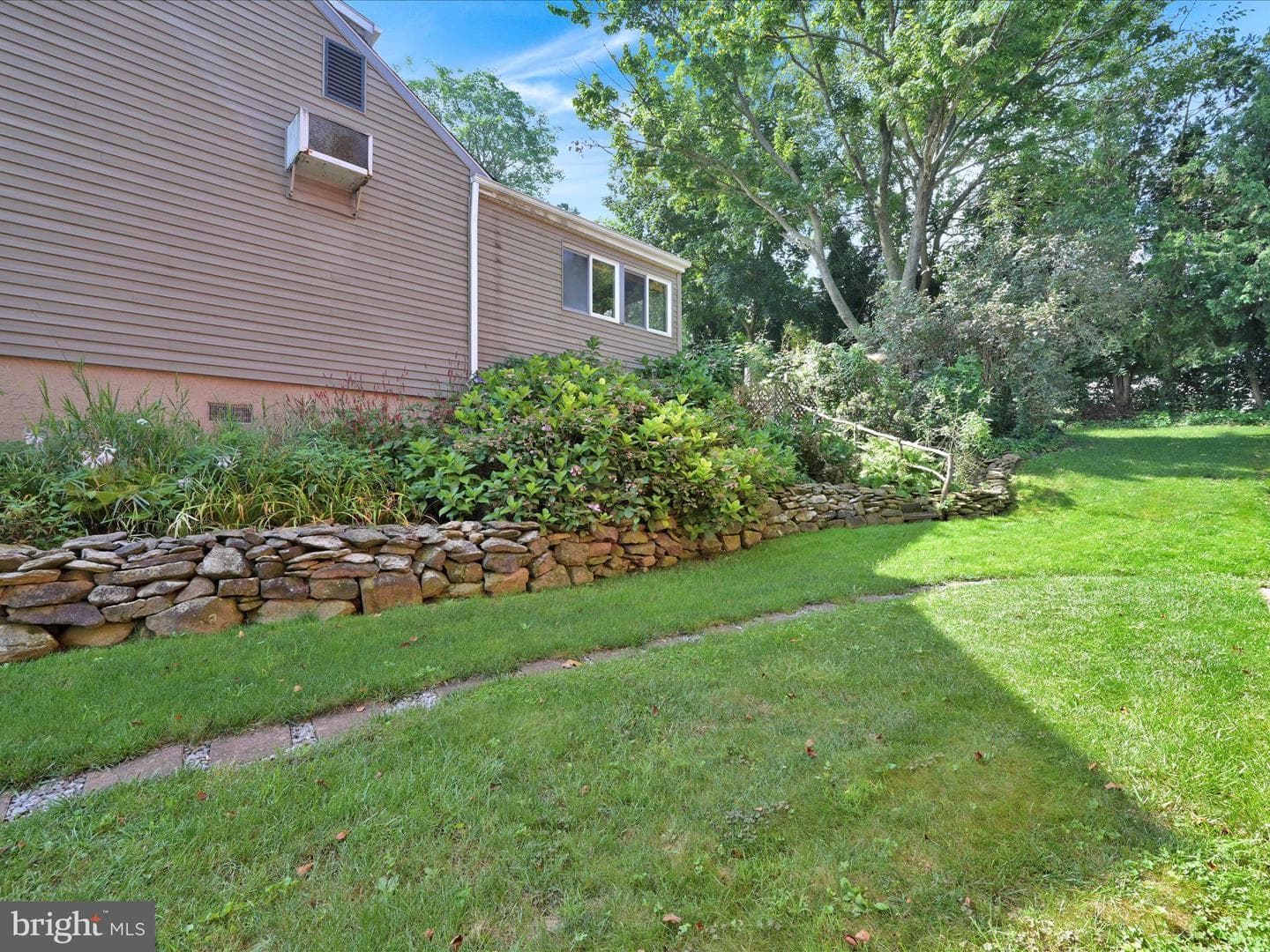 163 Irene Avenue photo 20